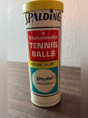 Vintage Spalding Championship Tennis Balls Metal Can With Lid and 3 balls unused